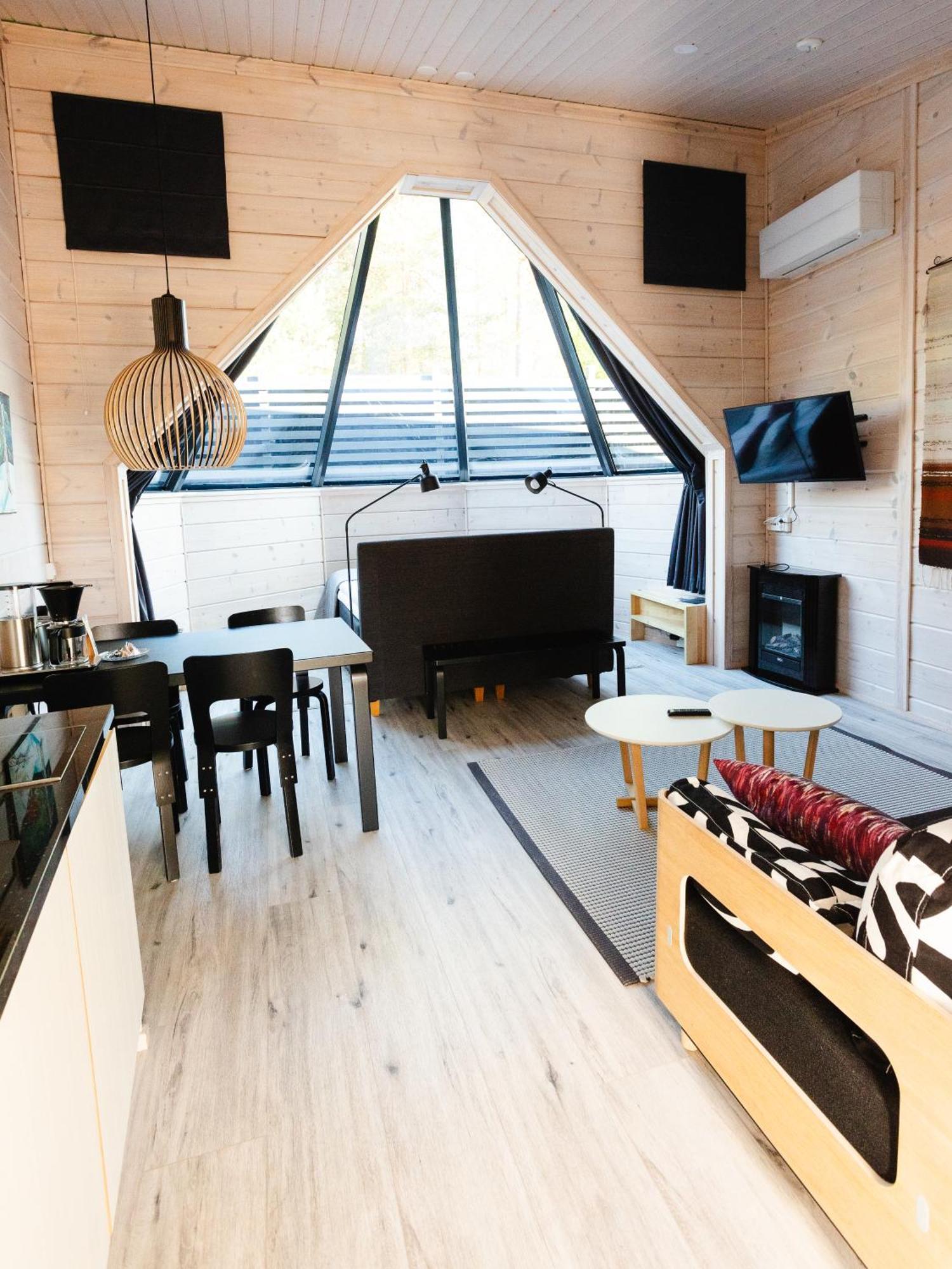 Pyhae Igloos Hotel Pyhatunturi ภายนอก รูปภาพ